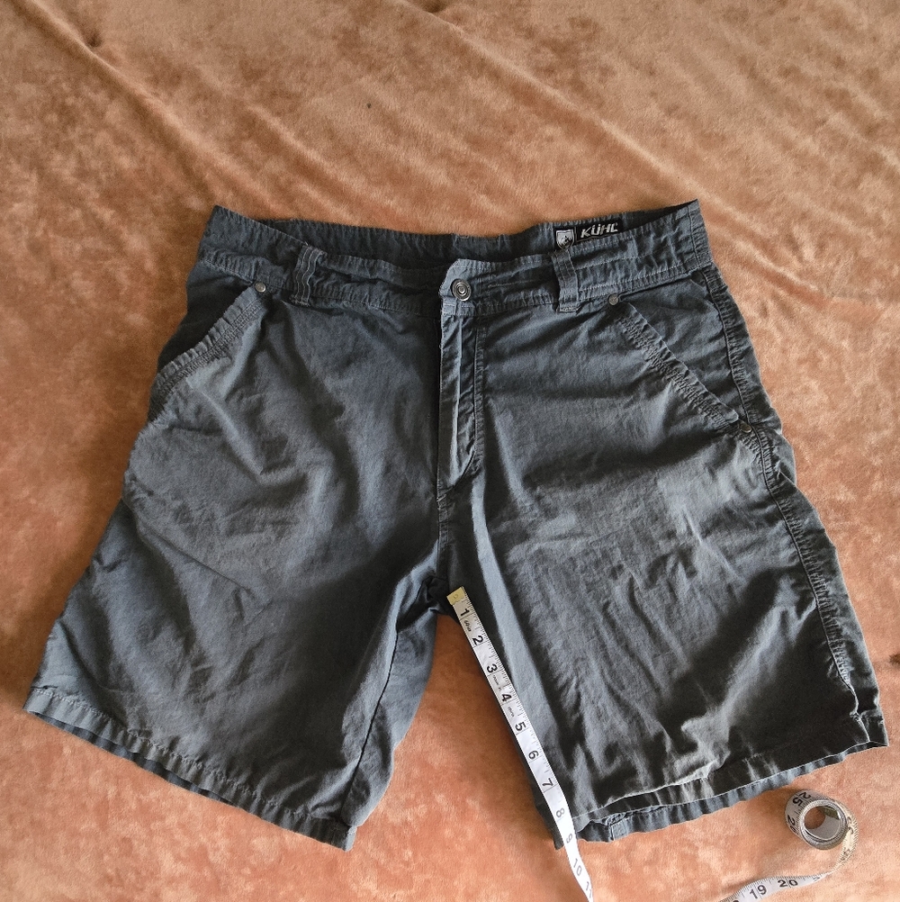 KUHL- Men's Flat Front Performance Shorts Size 35